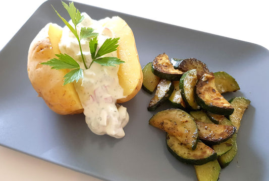 Backkartoffeln mit Radieschenquark