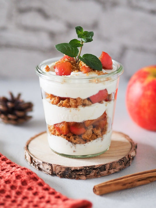 Apfel-Joghurt-Dessert im Glas