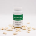 Dose „HistaPrevent“ mit grün-weißem Etikett steht im Zentrum, umgeben von verstreuten weißen Kapseln auf weißem Hintergrund. Text auf der Dose: „bei erhöhtem Bedarf an Vitamin B6, C und Zink“.