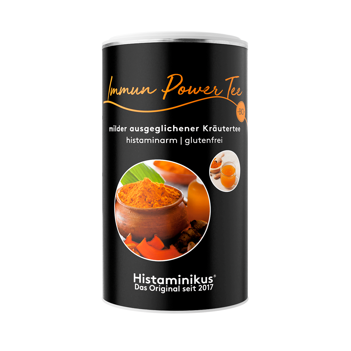 Schwarze Teedose mit orangefarbener Aufschrift „Immun Power Tee – milder ausgeglichener Kräutertee, histaminarm, glutenfrei“. Darunter Fotos mit Kurkumapulver, Ingwerstücken und Tee im Glas. Produkt von Histaminikus.