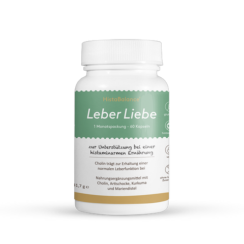 Dose mit weiß-grünem Etikett und dem Schriftzug „Leber Liebe“. Nahrungsergänzungsmittel von HistaBalance zur Unterstützung bei histaminarmer Ernährung. Enthält Cholin, Artischocke, Kurkuma und Mariendistel. 1 Monatspackung mit 60 Kapseln.